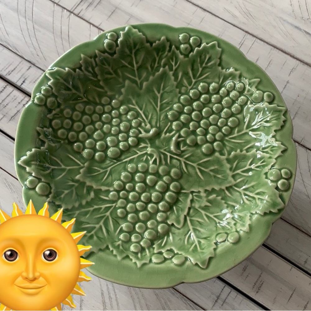 Raised Serving Platter Green with 3 Dimensional Fruit Design Centerpiece
